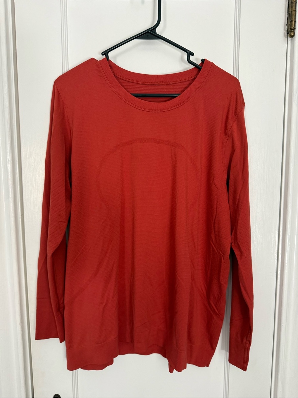 lululemon athletica Long Sleeve Tee in Red